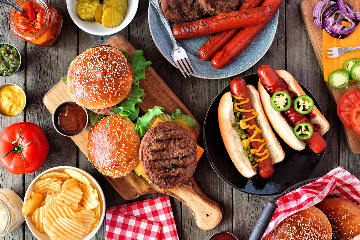 camping-food-360576912